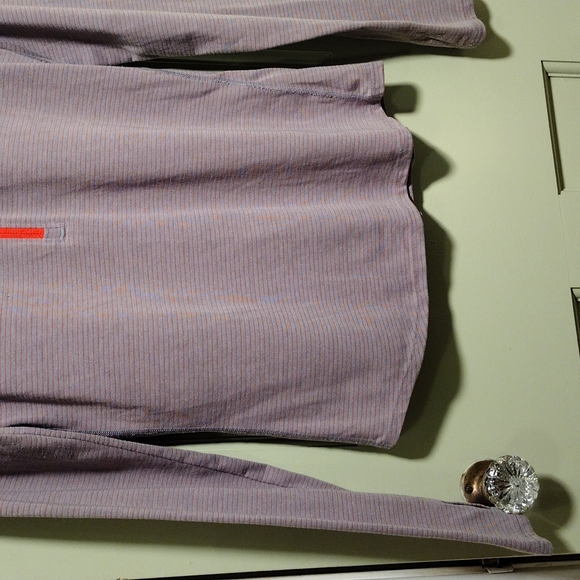 Women's Under Armour Run light grey and red striped lightweight long sleeve Sm - Picture 5 of 7